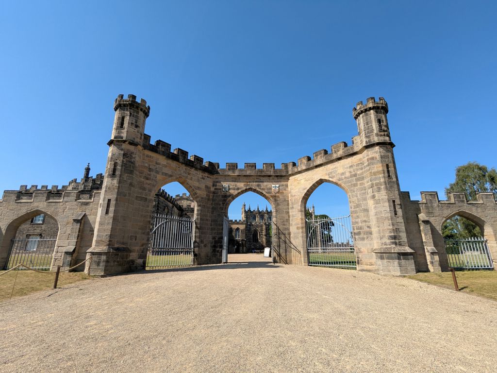 Auckland Palace - Entrance Gate