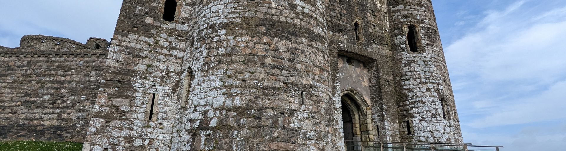 kidwelly-castle.jpg