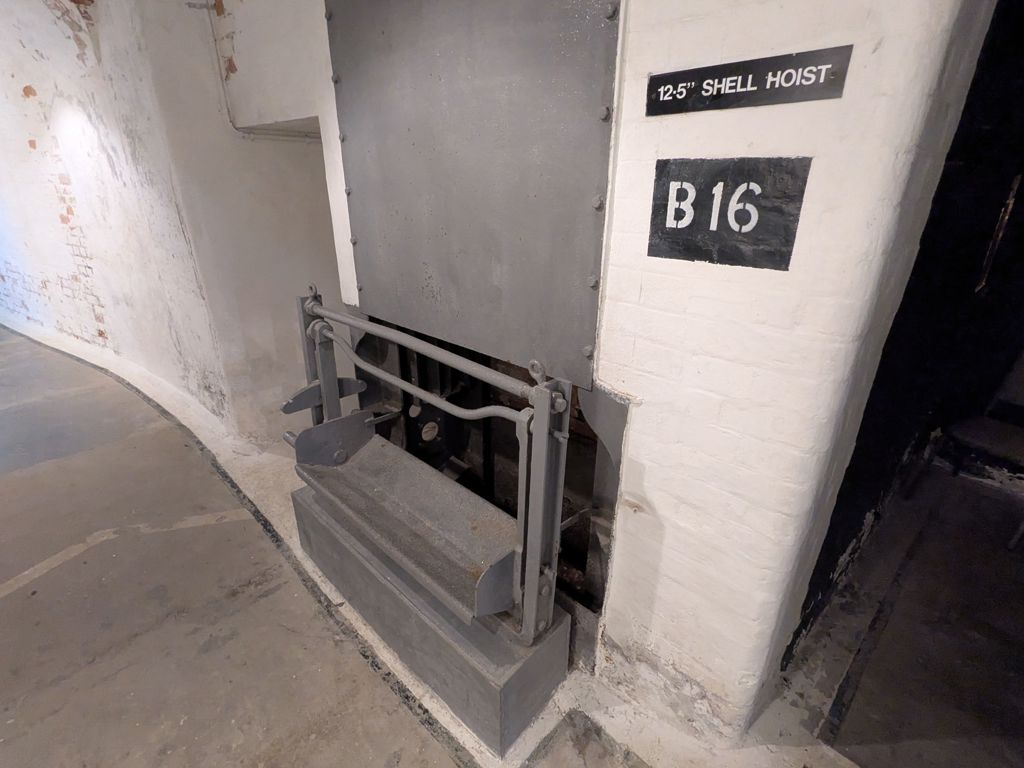Nothe Fort - Shell Hoist