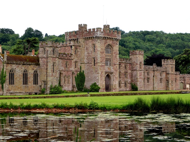 Photo of Hampton Court Castle