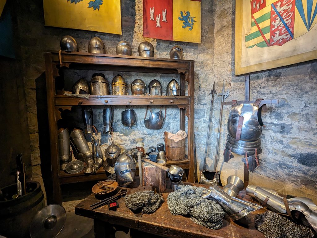 Alnwick Castle - Armour